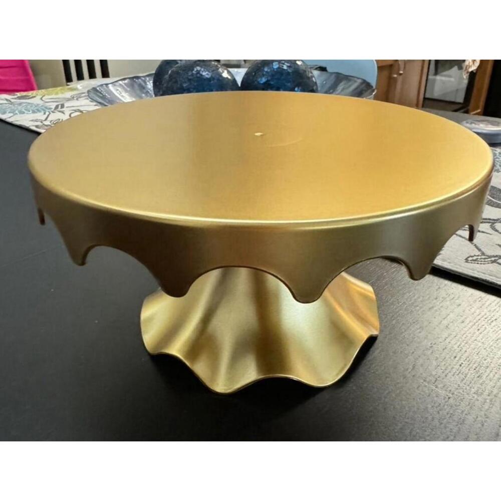 cake stand